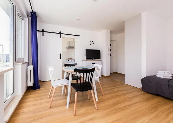 Siedlce Pleasant By Bookinghost